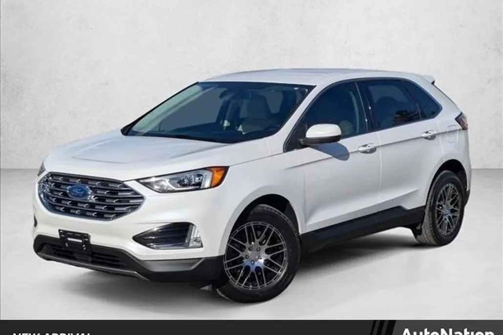 2022 Ford Edge SEL photo 1
