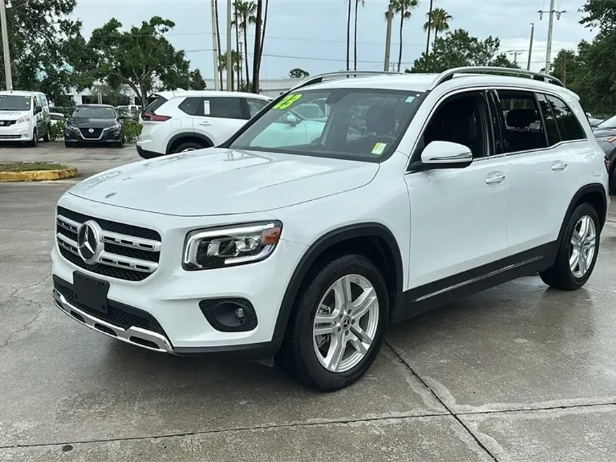 2023 Mercedes Benz GLB 250 4MATIC photo 1