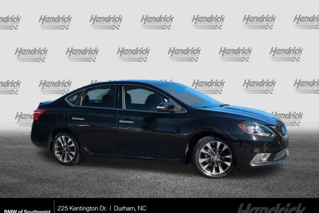 2016 Nissan Sentra SR photo 1