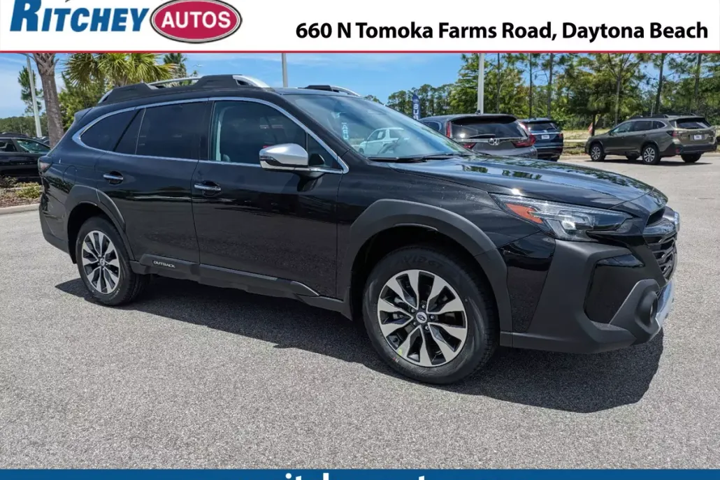 2024 Subaru Outback Touring photo 1