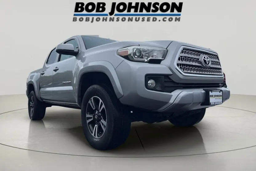 2016 Toyota Tacoma SR5 V6 photo 1