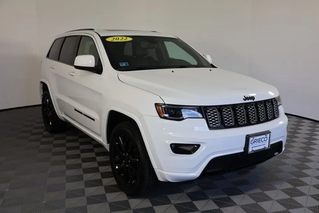 2022 Jeep Cherokee Laredo X photo 1