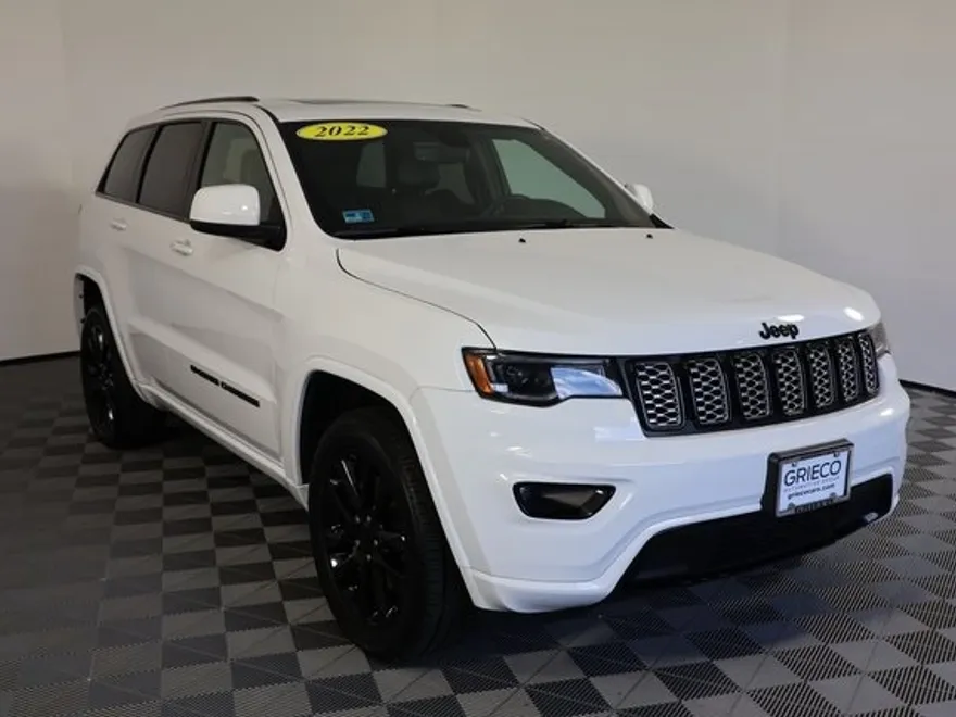 2022 Jeep Cherokee Laredo X photo 1