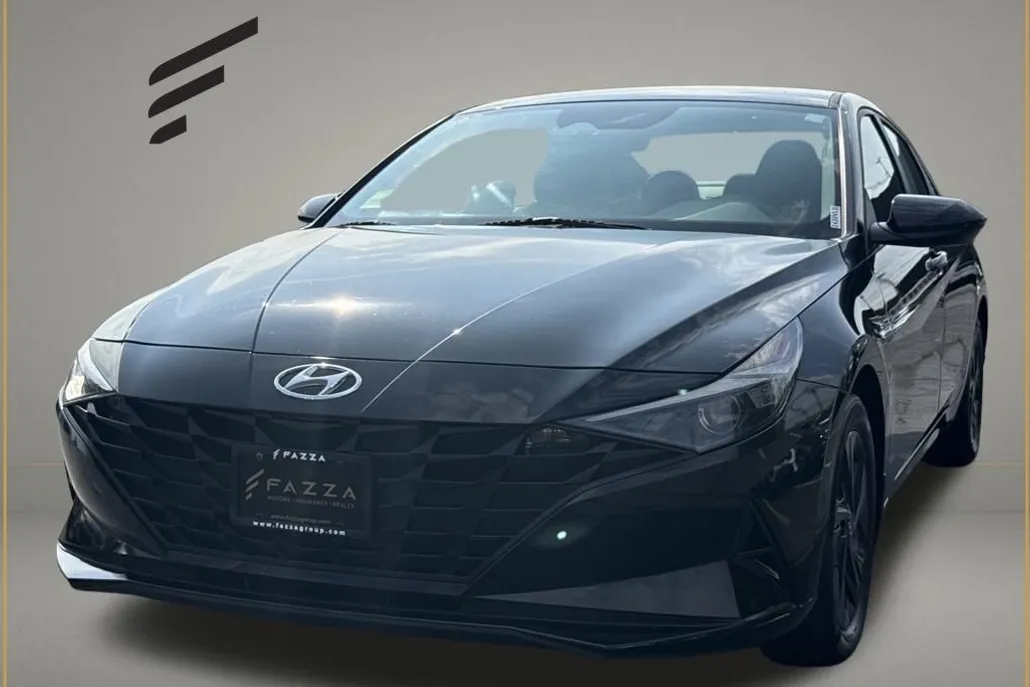2023 Hyundai Elantra SEL photo 1