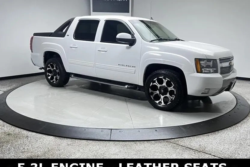 2010 Chevrolet Avalanche LT photo 1
