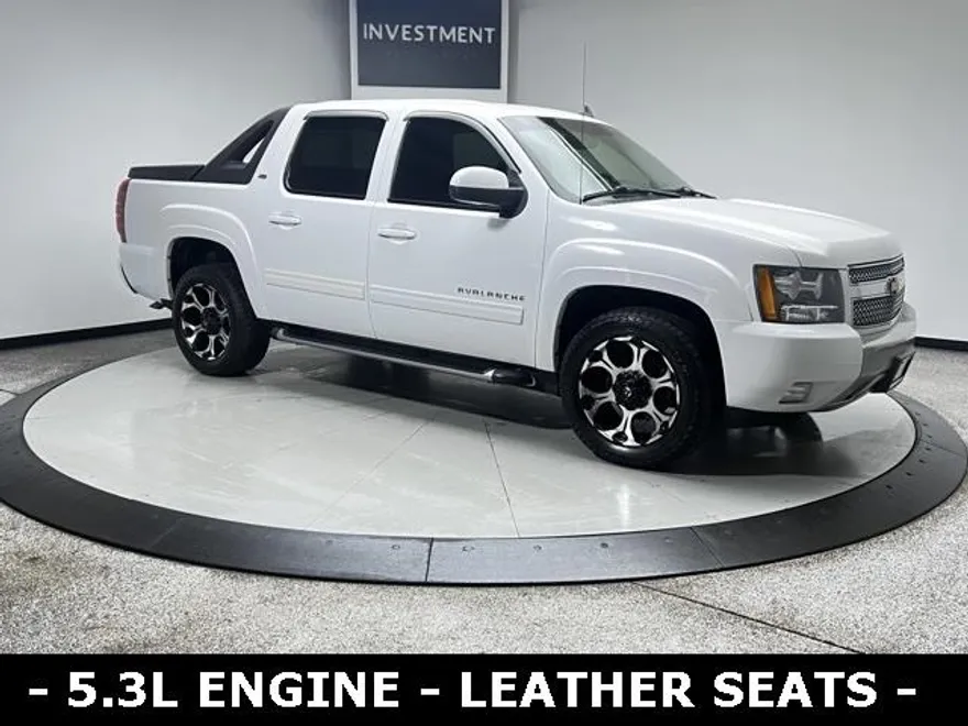 2010 Chevrolet Avalanche LT photo 1