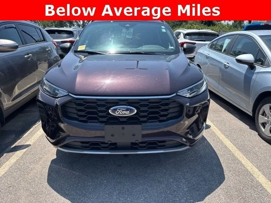 2023 Ford Escape ST-Line photo 1