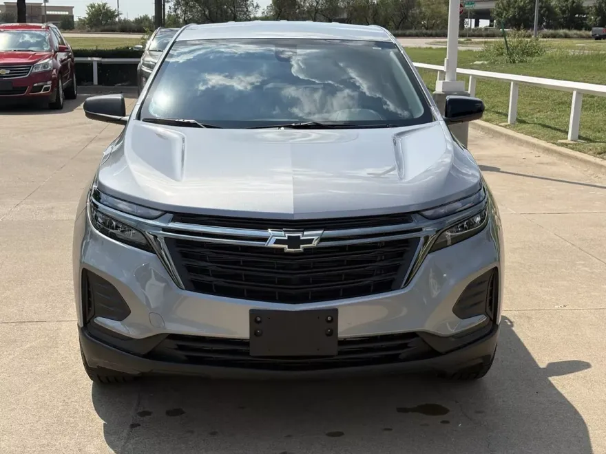2024 Chevrolet Equinox LS photo 1
