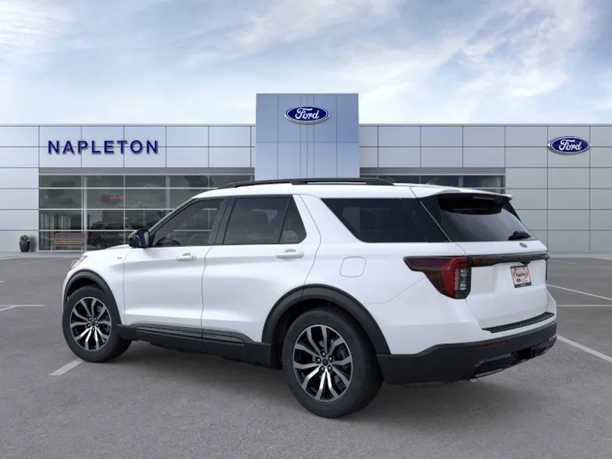 2025 Ford Explorer ST-Line photo 1