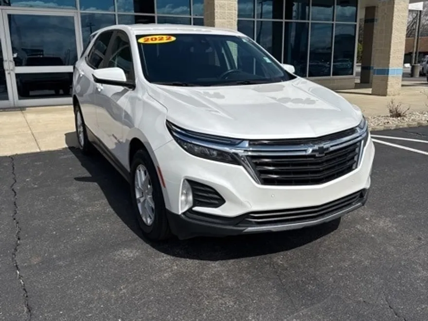 2022 Chevrolet Equinox LT photo 1