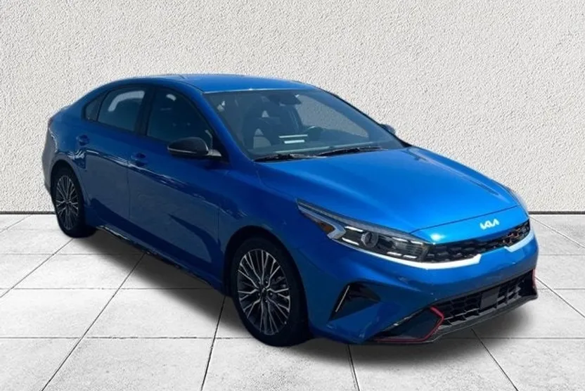2023 Kia Forte GT-Line photo 1