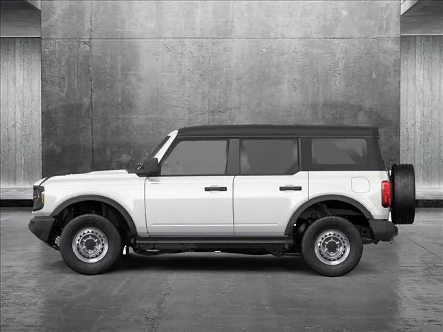 2025 Ford Bronco Base photo 2