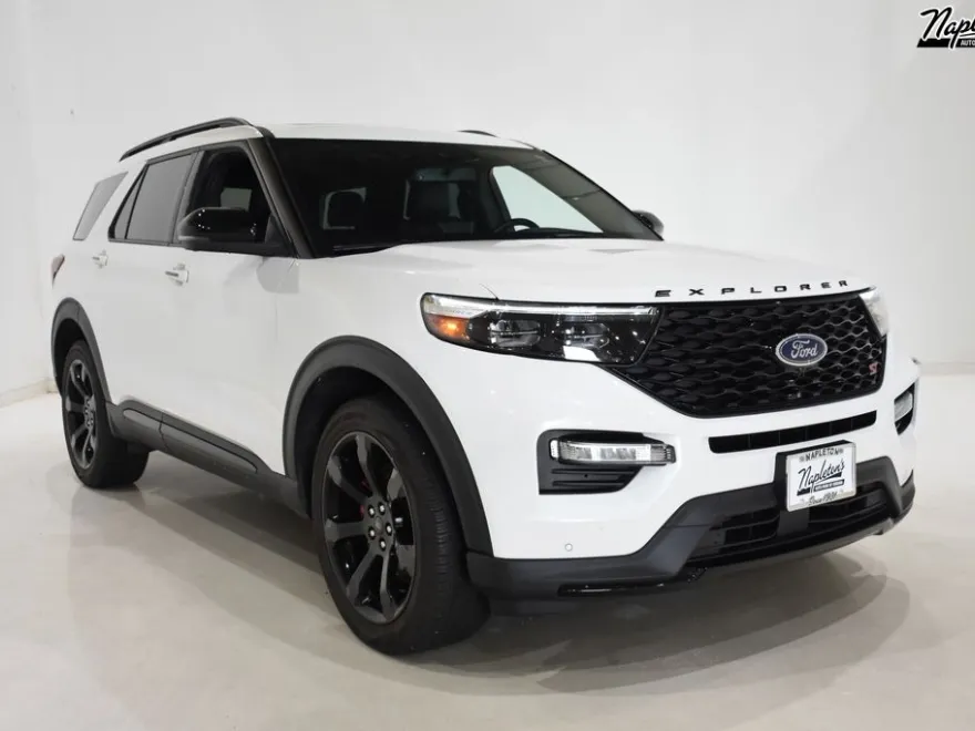 2023 Ford Explorer ST photo 1