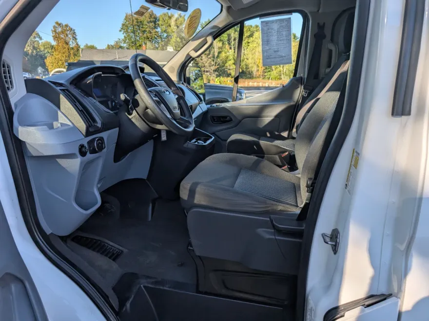 2018 Ford Transit Passenger XLT photo 1
