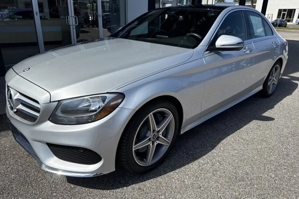 2017 Mercedes Benz C 300 photo 1