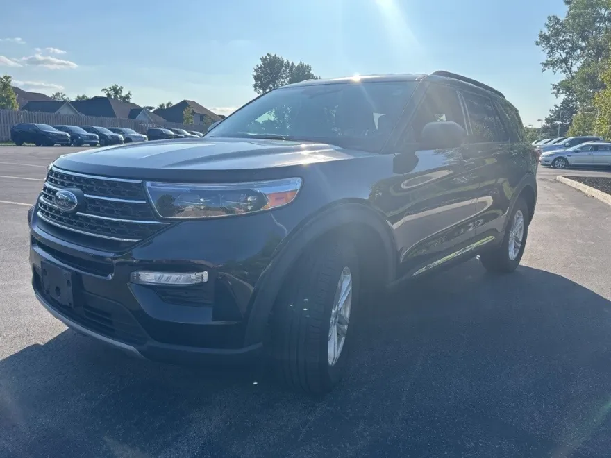 2022 Ford Explorer XLT photo 1