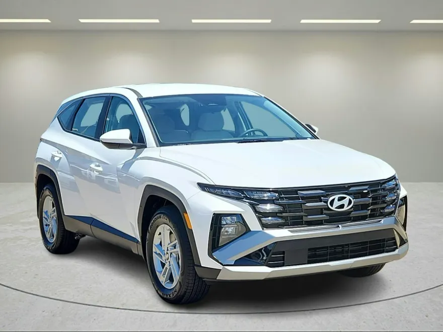 2025 Hyundai Tucson SE photo 1