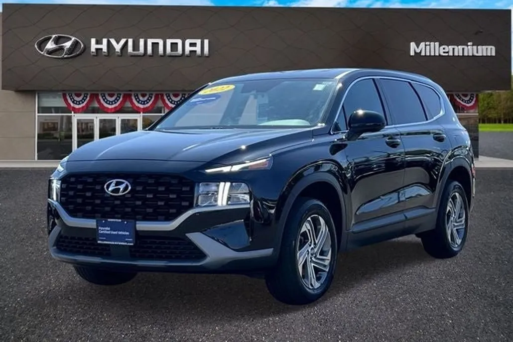 2022 Hyundai Santa Fe SE photo 1