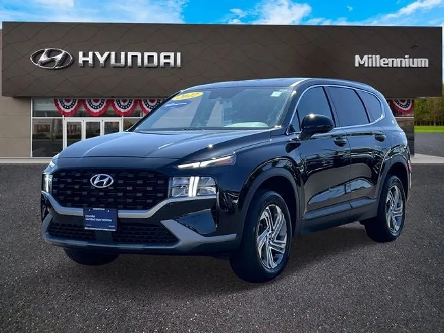 2022 Hyundai Santa Fe SE photo 1