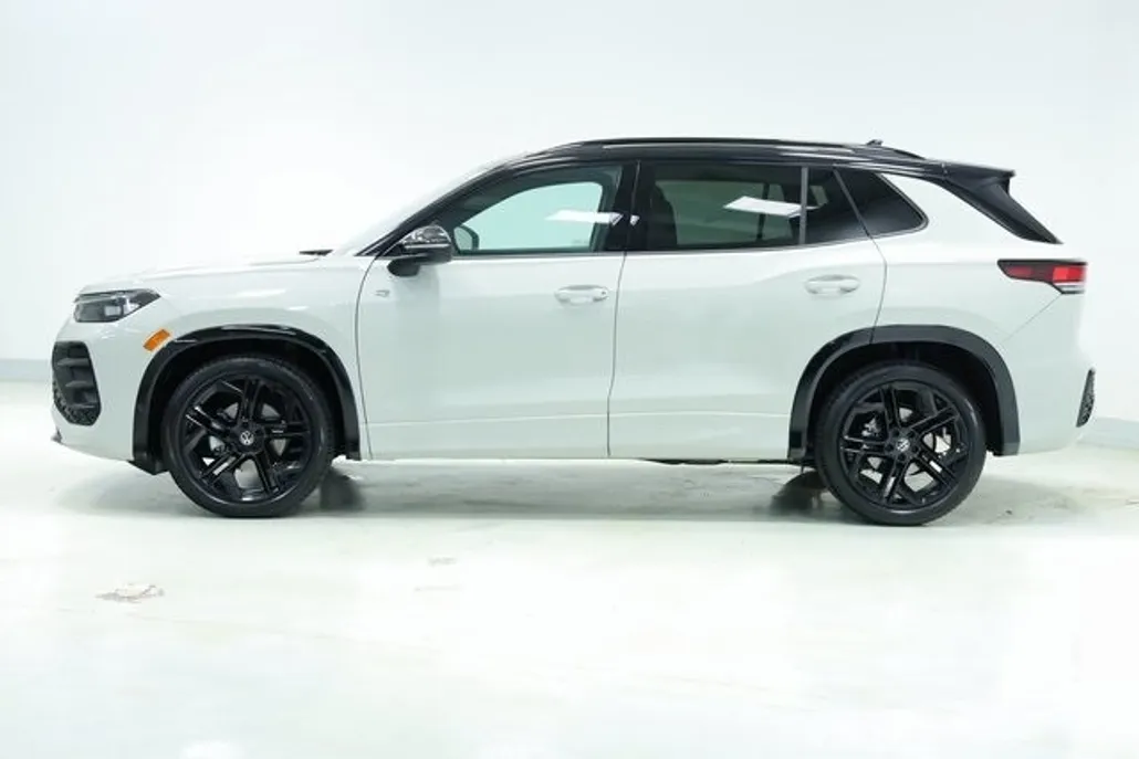 2025 Volkswagen Tiguan SE R-Line Black photo 1