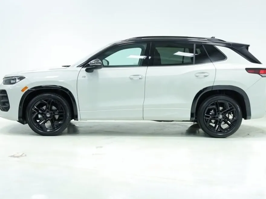 2025 Volkswagen Tiguan SE R-Line Black photo 1