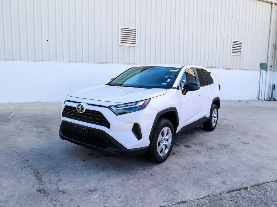 2025 Toyota RAV4 LE photo 1