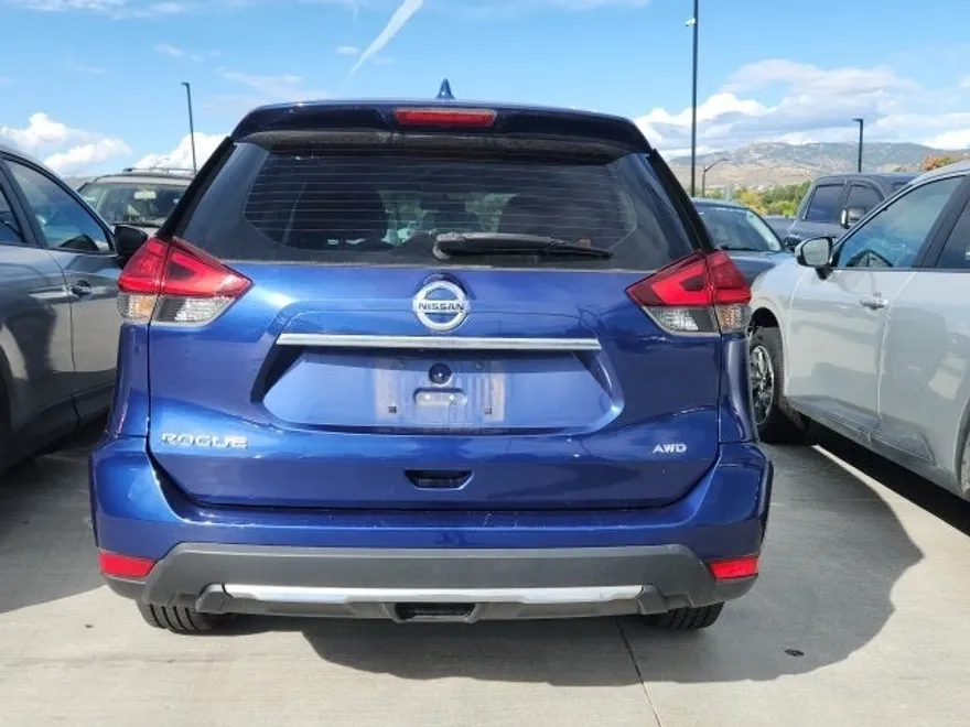 2017 Nissan Rogue S photo 1