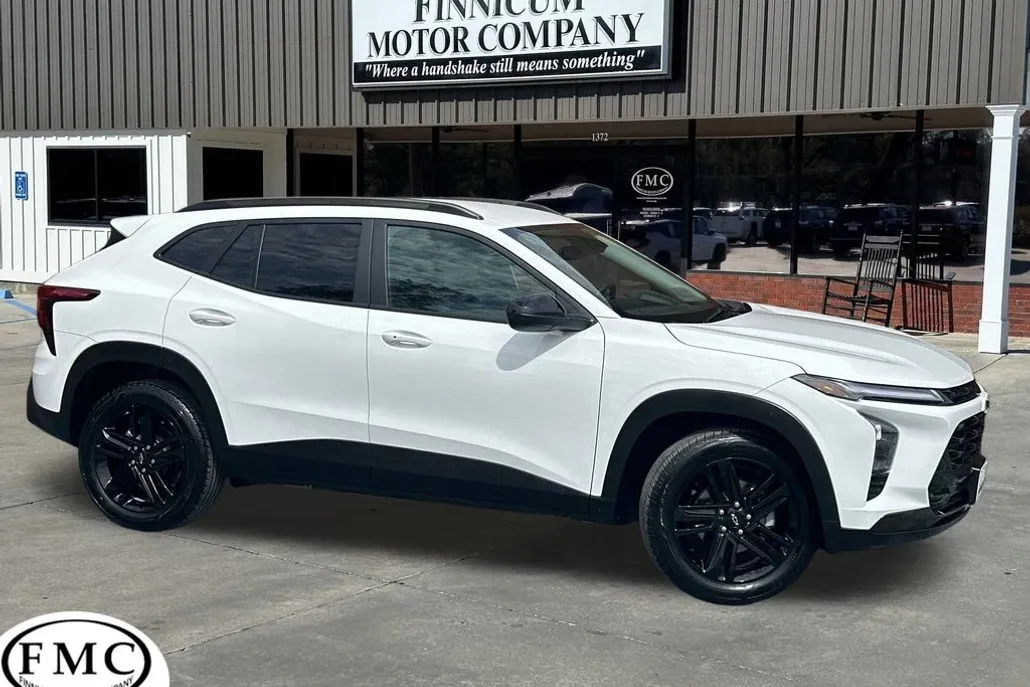 2025 Chevrolet Trax ACTIV photo 1