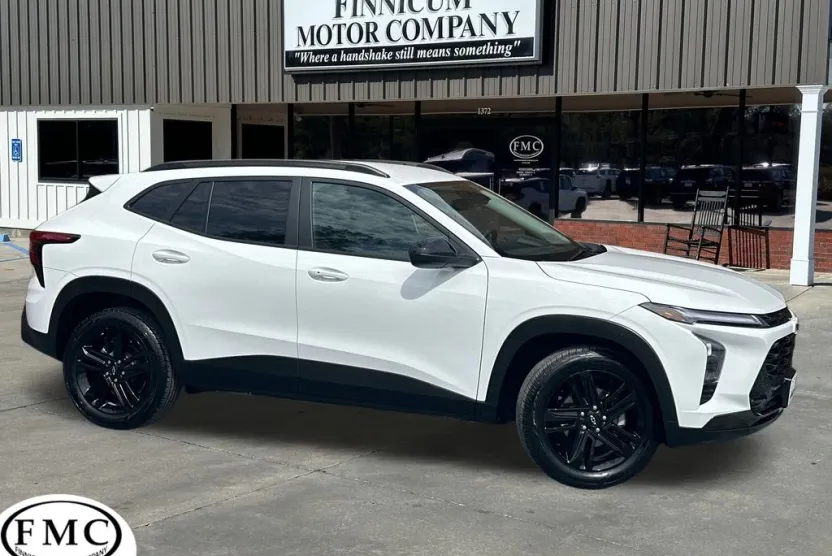 2025 Chevrolet Trax ACTIV photo 1