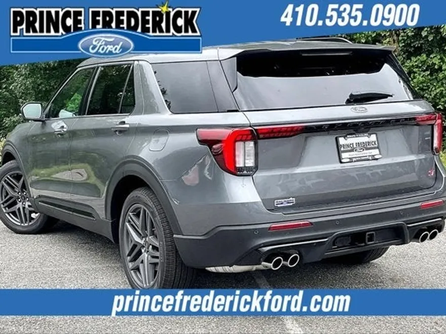 2025 Ford Explorer ST photo 1