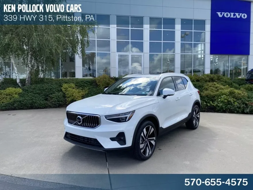 2025 Volvo XC40 Plus photo 1