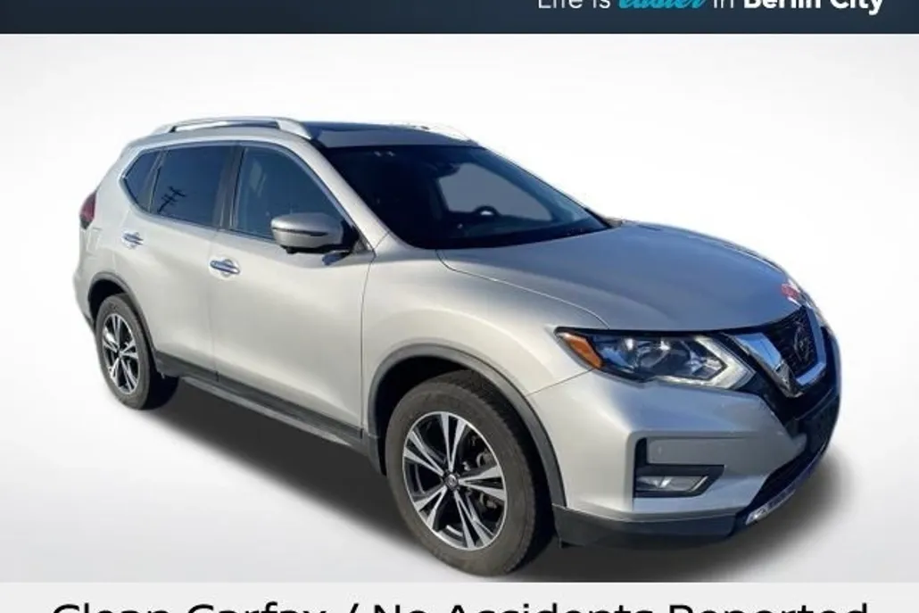 2020 Nissan Rogue SV photo 1