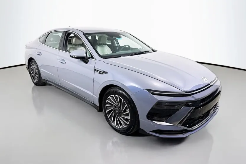 2025 Hyundai Sonata Hybrid SEL photo 1