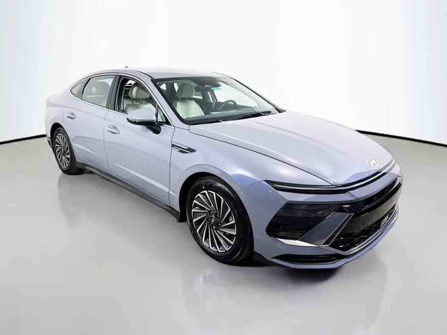 2025 Hyundai Sonata Hybrid SEL photo 1
