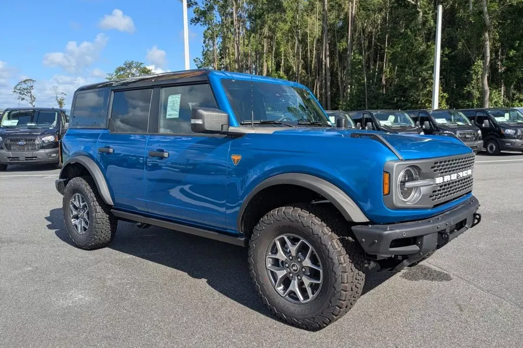 2025 Ford Bronco Badlands photo 1