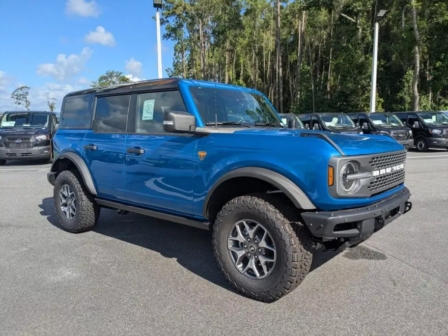 2025 Ford Bronco Badlands photo 1