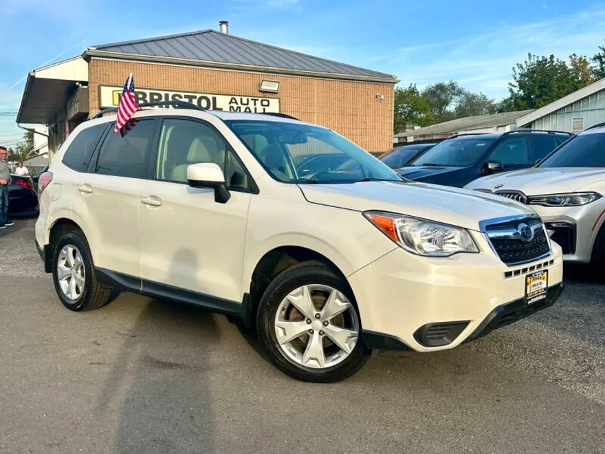 2015 Subaru Forester 2.5i Premium photo 1