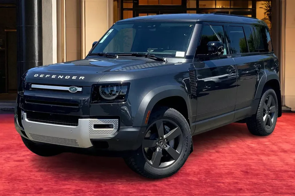 2025 Land Rover Defender 110 S photo 1