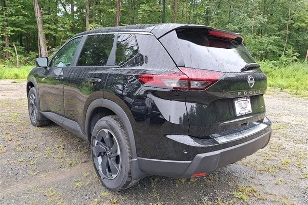 2026 Nissan Rogue SV photo 1