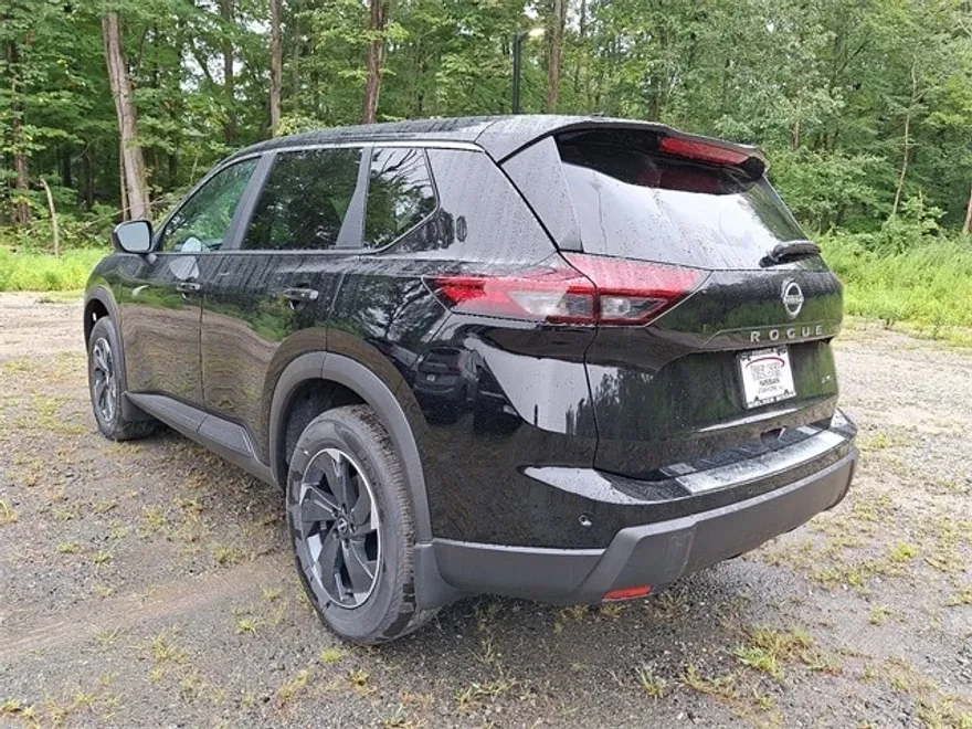 2026 Nissan Rogue SV photo 1