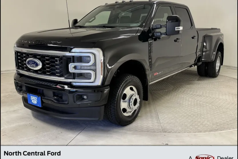 2025 Ford F-350 Platinum photo 1