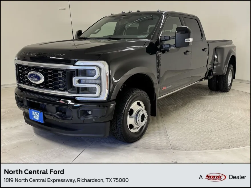 2025 Ford F-350 Platinum photo 1