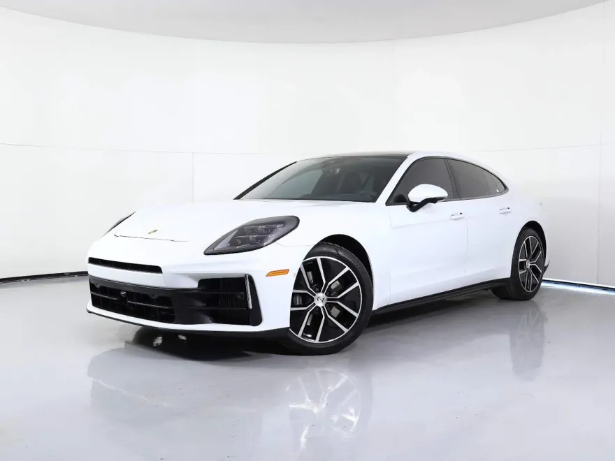 2024 Porsche Panamera 4 photo 1