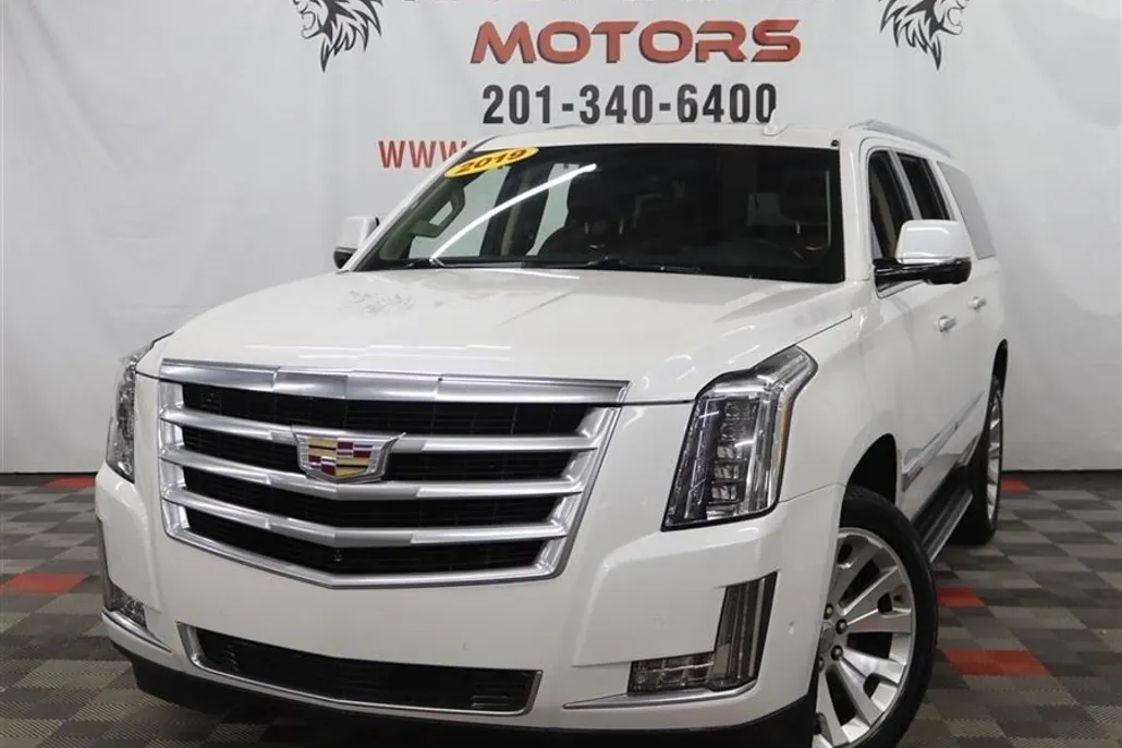2019 Cadillac Escalade ESV Luxury photo 1