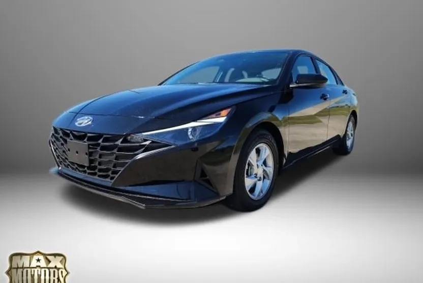 2023 Hyundai Elantra SE photo 1