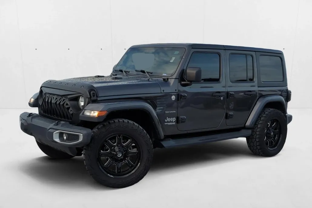 2020 Jeep Wrangler Unlimited Sahara photo 1