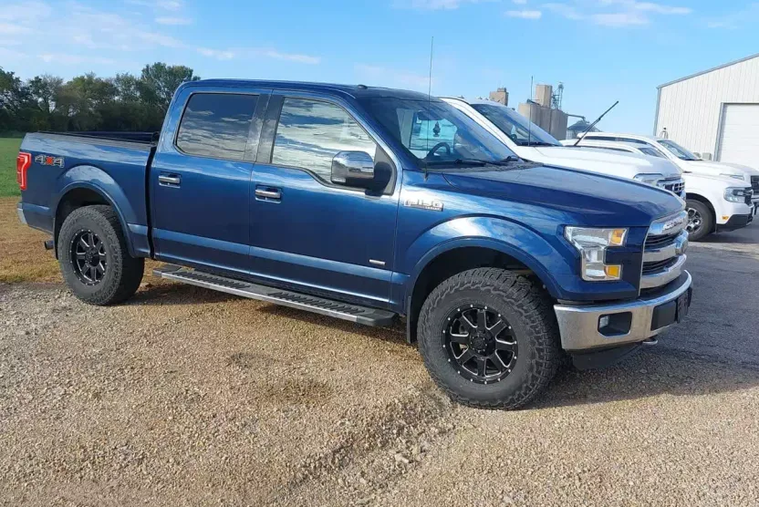 2016 Ford F-150 Lariat photo 1