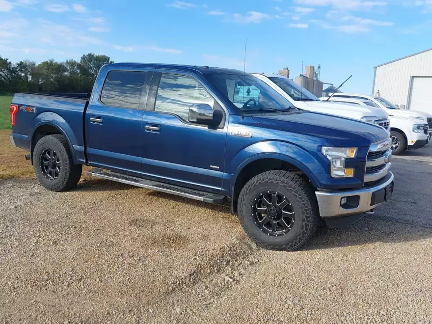 2016 Ford F-150 Lariat photo 1