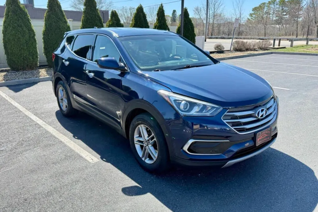 2017 Hyundai Santa Fe Base photo 1