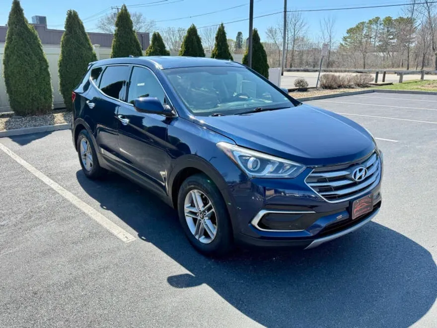 2017 Hyundai Santa Fe Base photo 1